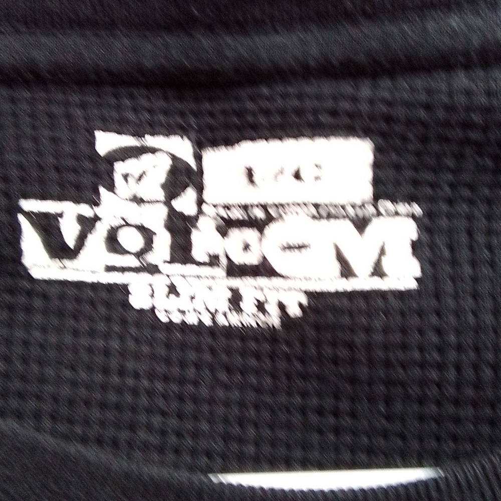 Volcom shirt - Picture 7 of 8